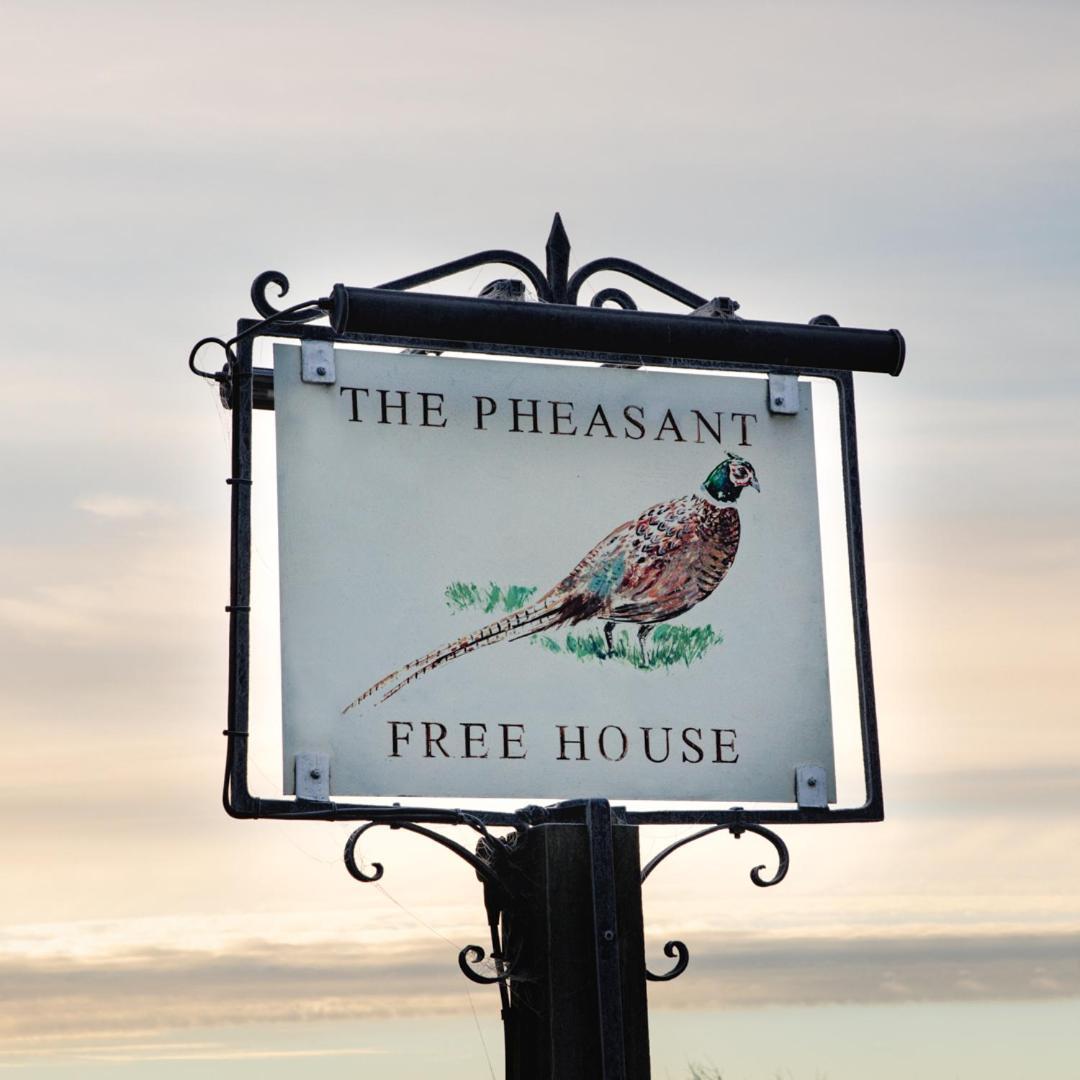 The Pheasant Public House & Hotel Gestingthorpe ภายนอก รูปภาพ